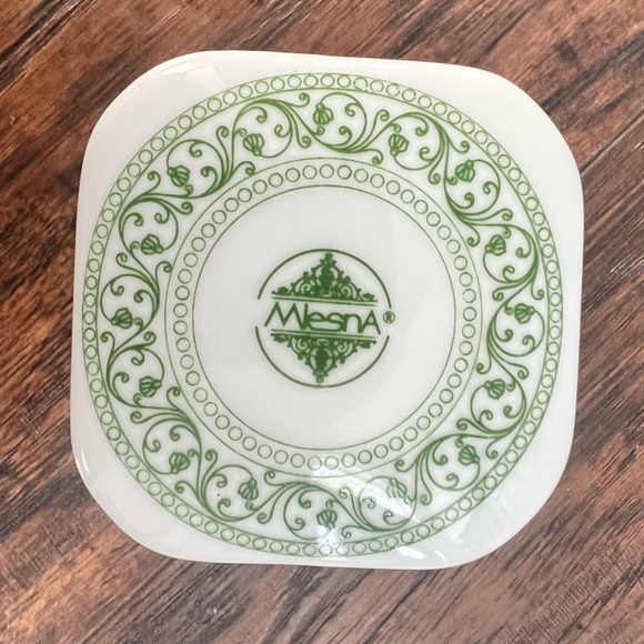 Mlesna Porcelain Raspberry Tea Jar - Picture 4 of 7